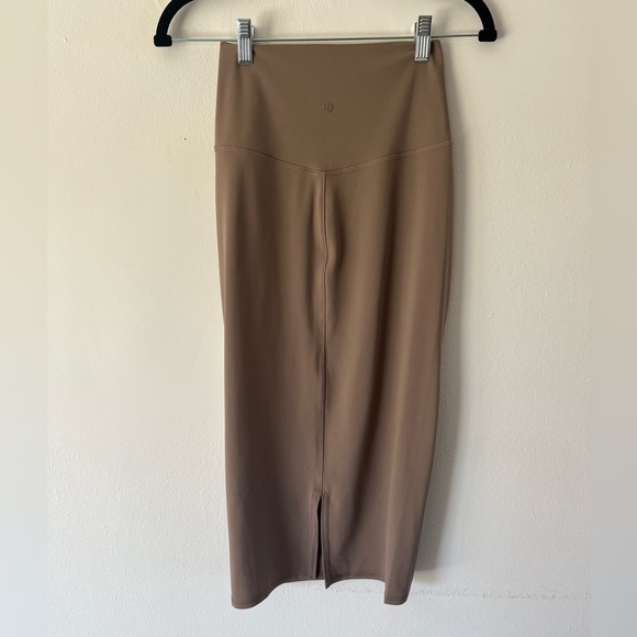 Lululemon Nulu Slim-Fit High-Rise Pull-On Midi Skirt Color Taupetastic Size 4 - Picture 3 of 8